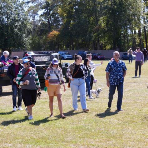 People on ultimate frisbee field. 