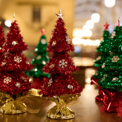 Red and green Christmas tree decorations. 